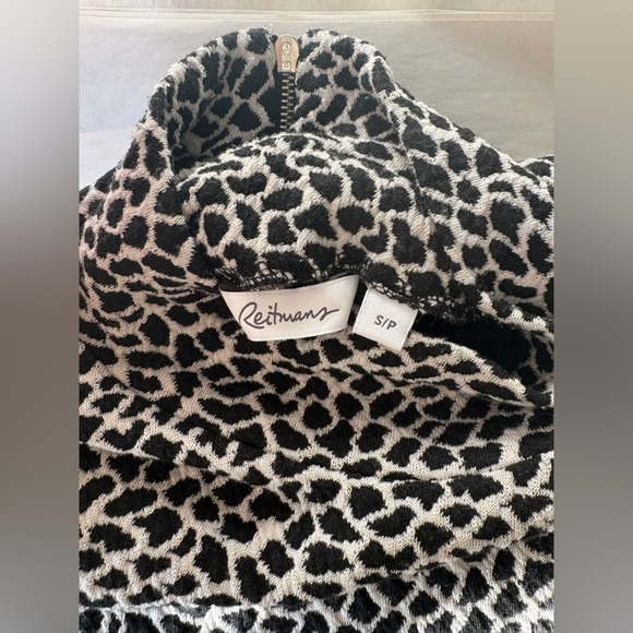 Reitmans Giraffe Print Sleeveless Turtleneck Blouse S - Picture 8 of 11
